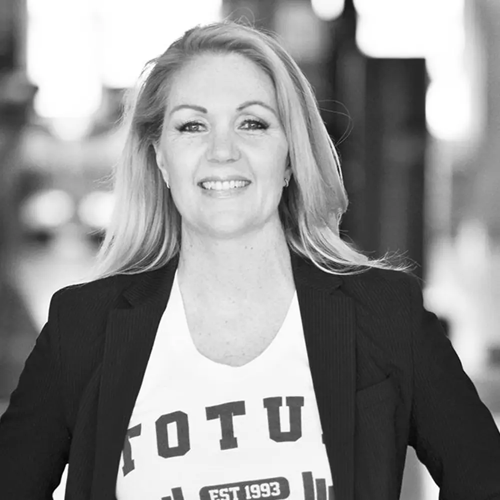 Stacy Irvine, podcast host - Totum Life Science